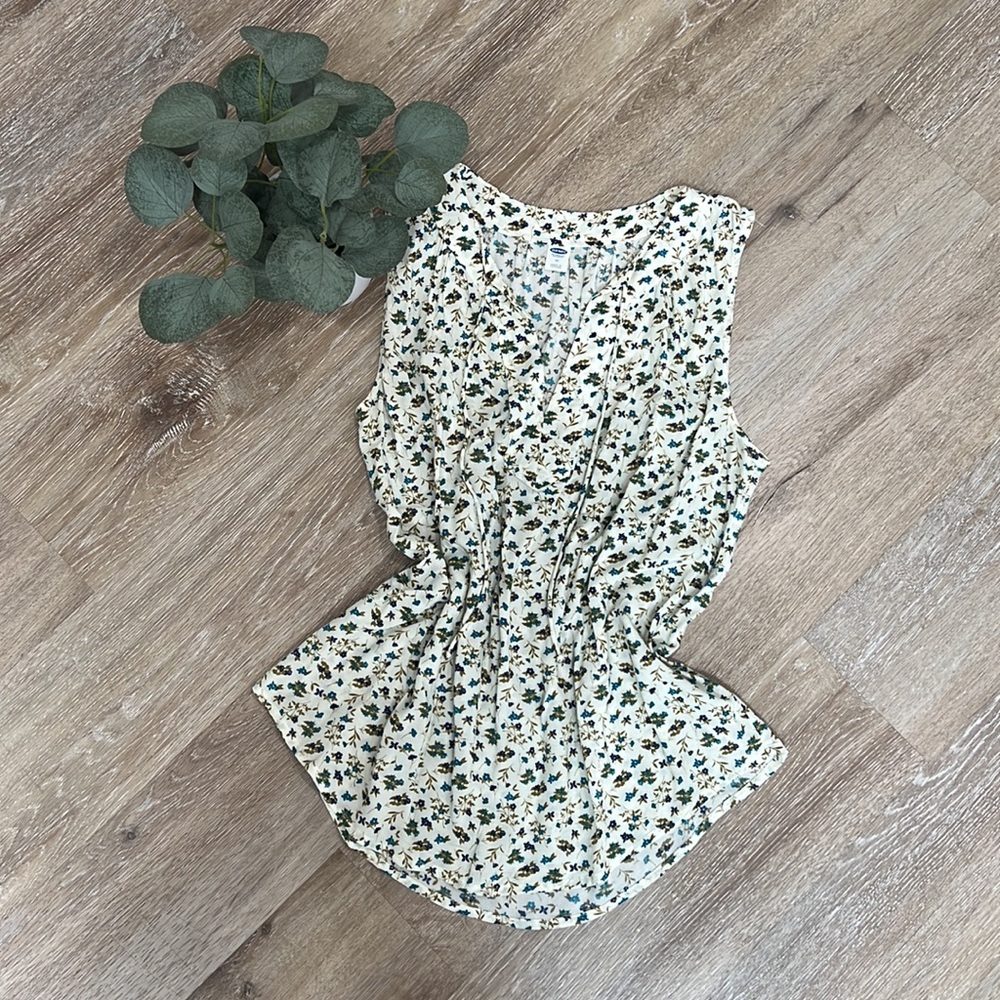 Old Navy Cream Floral Print Top Size Medium
